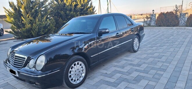 Mercedes E 240 2000, 256,705 km - 2.4 l - Sabirabad