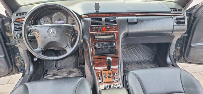 Mercedes E 240 2000, 256,705 km - 2.4 l - Sabirabad