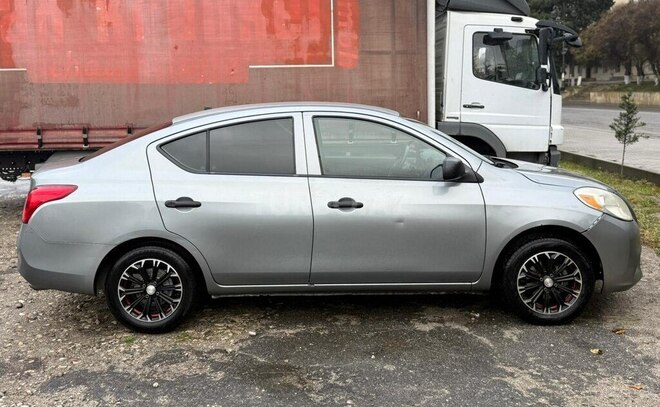 Nissan Versa 2013, 180,000 km - 1.6 l - Bakı