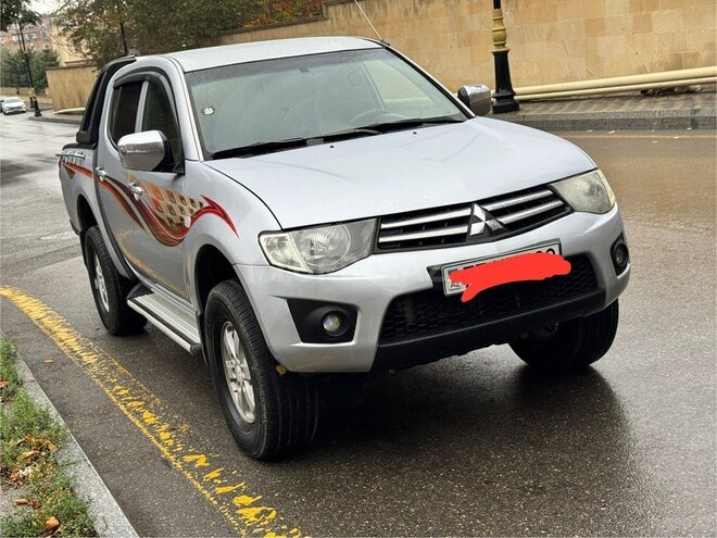 Mitsubishi L200 2011, 216,000 km - 2.5 l - Bakı