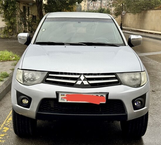 Mitsubishi L200 2011, 216,000 km - 2.5 l - Bakı