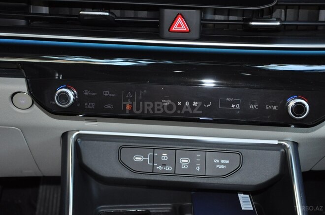 Kia Carnival 2024, 10,500 km - 1.6 l - Bakı