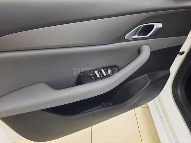 Geely Galaxy A7-21