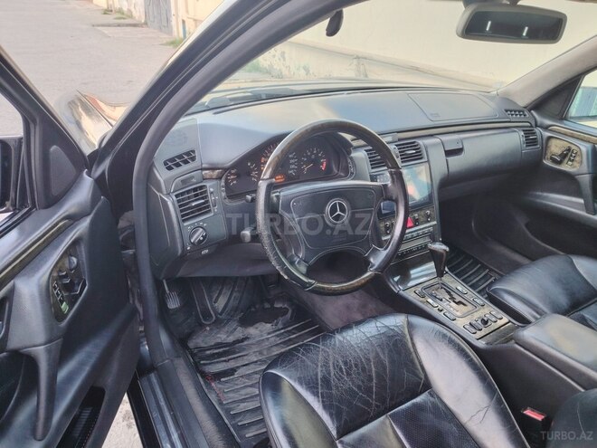 Mercedes E 240 1999, 325,000 km - 2.4 l - Bakı