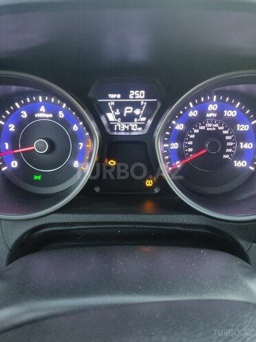 Hyundai Elantra 2015, 173,400 km - 1.8 л - Bakı