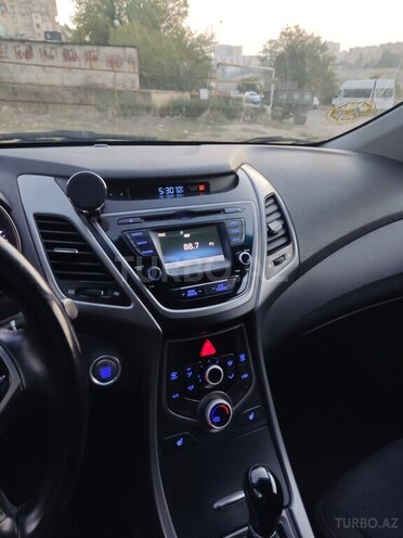 Hyundai Elantra 2015, 173,400 km - 1.8 л - Bakı