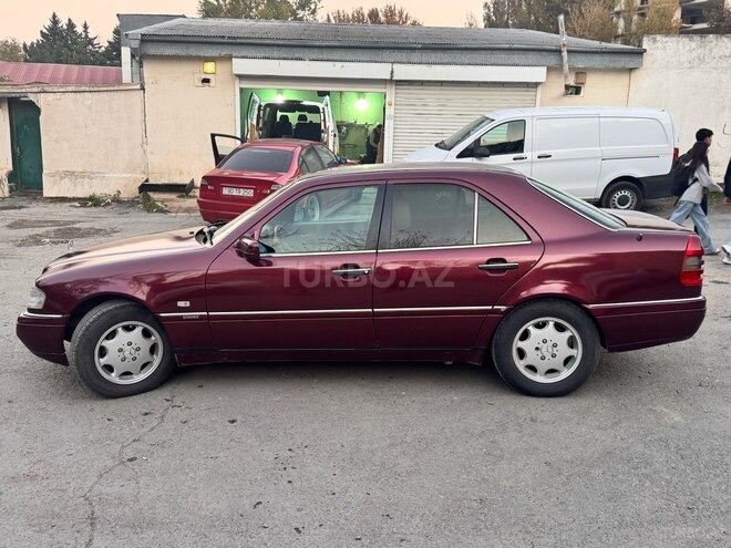 Mercedes C 220 1995, 397,500 km - 2.2 л - Bakı