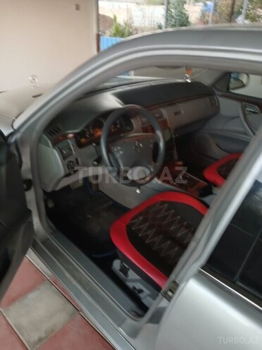 Mercedes E 270 1999, 124,536 km - 2.7 л - Bakı