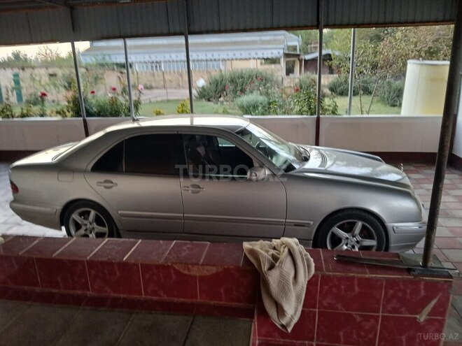 Mercedes E 270 1999, 124,536 km - 2.7 л - Bakı