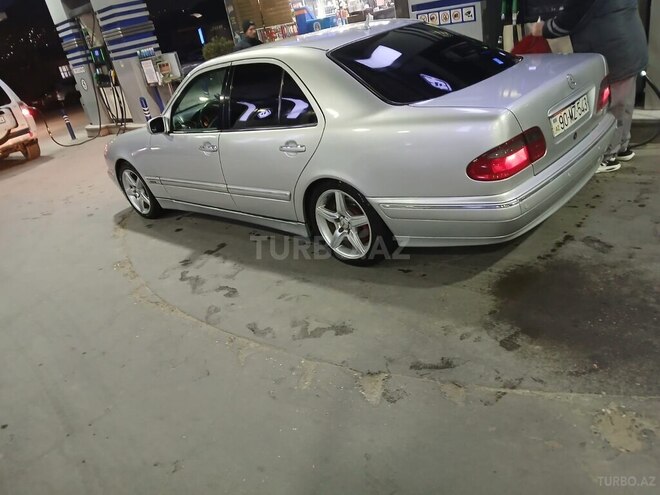 Mercedes E 270 1999, 124,536 km - 2.7 л - Bakı