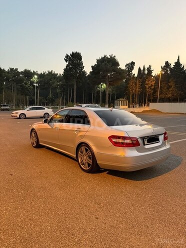 Mercedes E 220 2011, 261,000 km - 2.1 л - Bakı