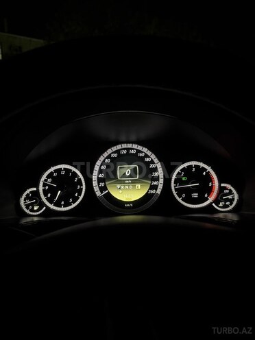 Mercedes E 220 2011, 261,000 km - 2.1 л - Bakı