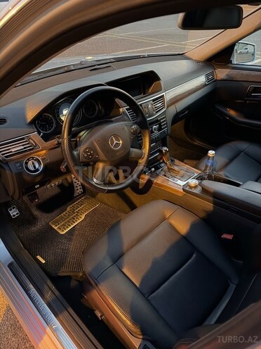 Mercedes E 220 2011, 261,000 km - 2.1 л - Bakı
