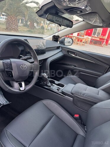Toyota Camry 2024, 10,500 km - 2.0 l - Bakı