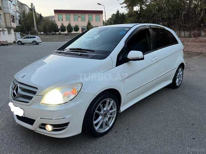 Mercedes B 170 2011, 135,000 km - 1.7 л - Sumqayıt