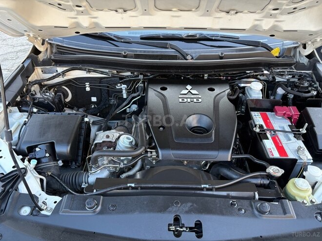 Mitsubishi L200 2019, 131,000 km - 2.4 л - Bakı