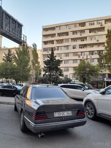 Mercedes 200 E 1987, 300,000 km - 2.0 l - Bakı
