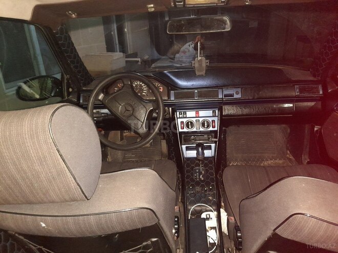 Mercedes 200 E 1987, 300,000 km - 2.0 l - Bakı