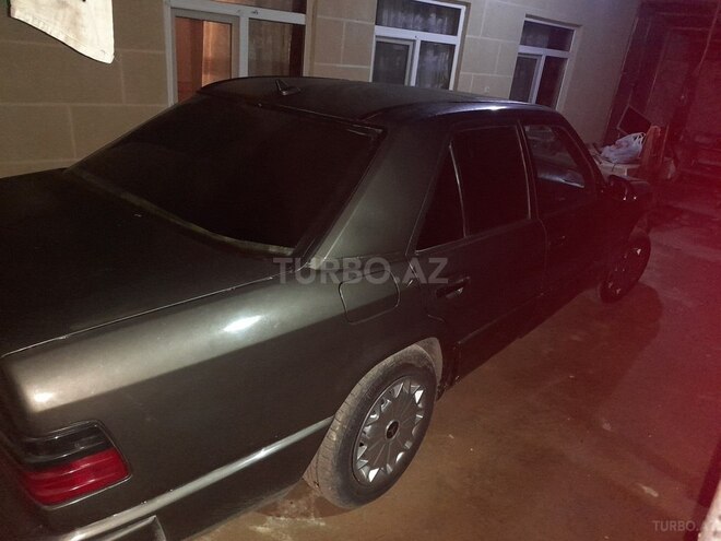 Mercedes 200 E 1987, 300,000 km - 2.0 l - Bakı