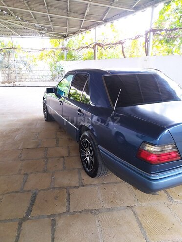Mercedes E 220 1994, 385,456 km - 2.2 l - Şirvan