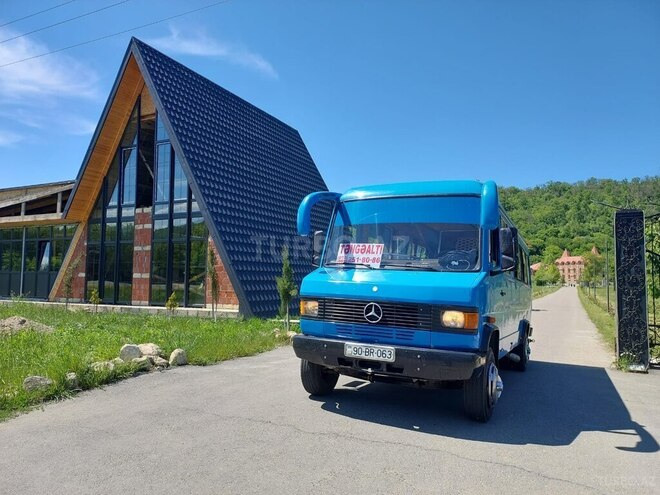 Mercedes 609 D 1992, 364,000 km - 4.0 l - Quba