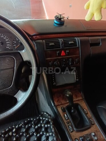 Mercedes E 240 1998, 322,000 km - 2.4 l - Şəki
