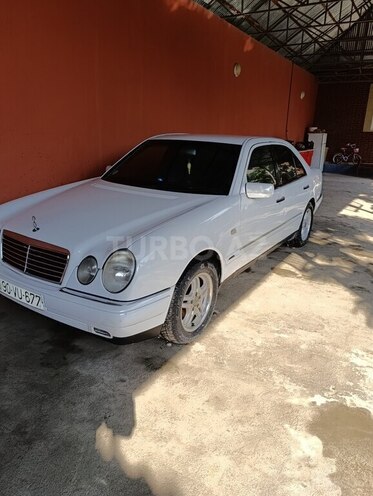 Mercedes E 240 1998, 322,000 km - 2.4 l - Şəki