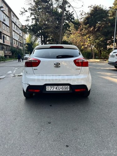 Kia Rio-5