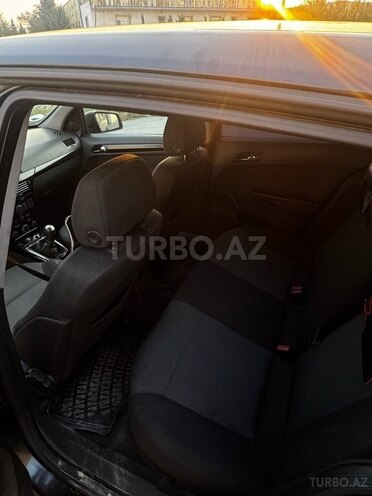 Opel Astra-12