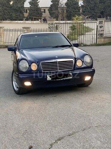 Mercedes E 220 1999, 254,840 km - 2.2 l - Bakı
