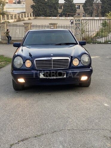 Mercedes E 220 1999, 254,840 km - 2.2 l - Bakı