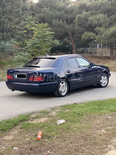 Mercedes E 220 1999, 254,840 km - 2.2 l - Bakı