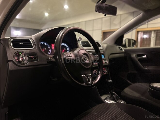 Volkswagen Polo 2012, 260,000 km - 1.6 l - Bakı