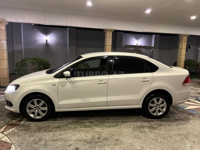 Volkswagen Polo 2012, 260,000 km - 1.6 l - Bakı