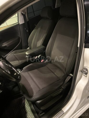 Volkswagen Polo 2012, 260,000 km - 1.6 l - Bakı