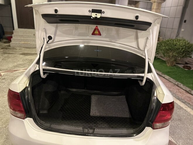 Volkswagen Polo 2012, 260,000 km - 1.6 l - Bakı