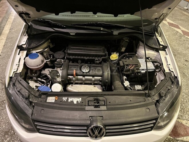 Volkswagen Polo 2012, 260,000 km - 1.6 l - Bakı