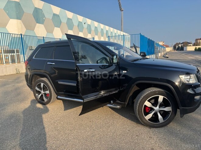 Jeep Grand Cherokee 2011, 230,000 km - 3.6 л - Bakı