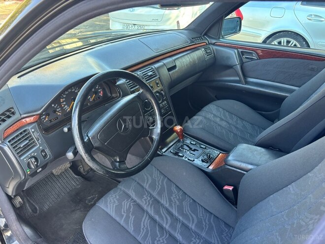 Mercedes E 230 1997, 141,000 km - 2.3 l - Bakı