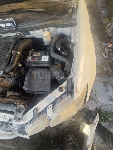 Mitsubishi Outlander 2002, 240,552 km - 2.4 l - Qəbələ