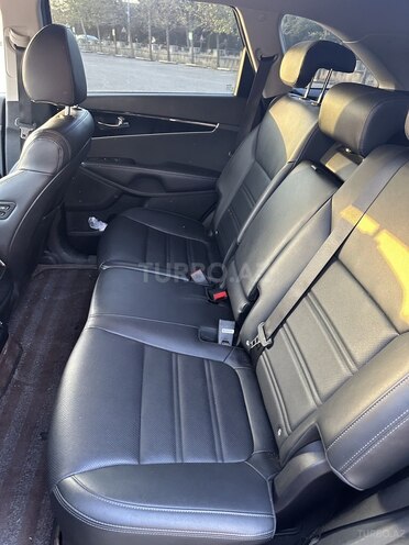 Kia Sorento-14