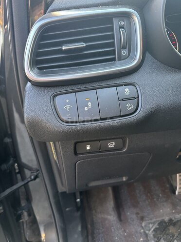 Kia Sorento-12