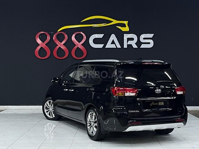 Kia Carnival-5