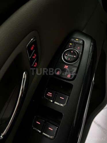 Kia Carnival-14
