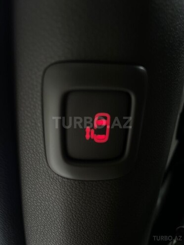 Kia Carnival-13