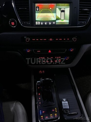 Kia Carnival-15