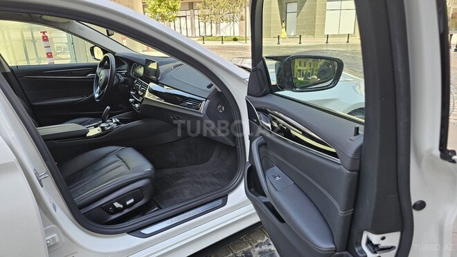 BMW 520 2018, 82,000 km - 2.0 l - Bakı