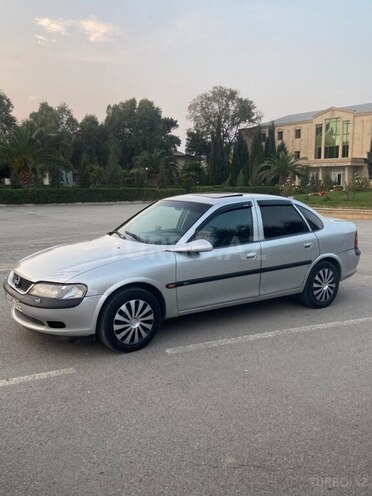 Opel Vectra 1996, 180,000 km - 1.8 l - Sumqayıt