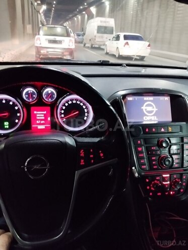 Opel Astra 2011, 206,000 km - 1.4 l - Bakı