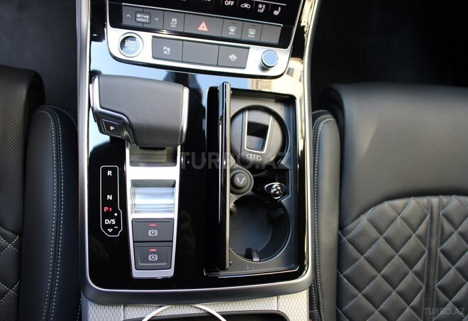 Audi Q8 2025, 3,000 km - 3.0 l - Bakı